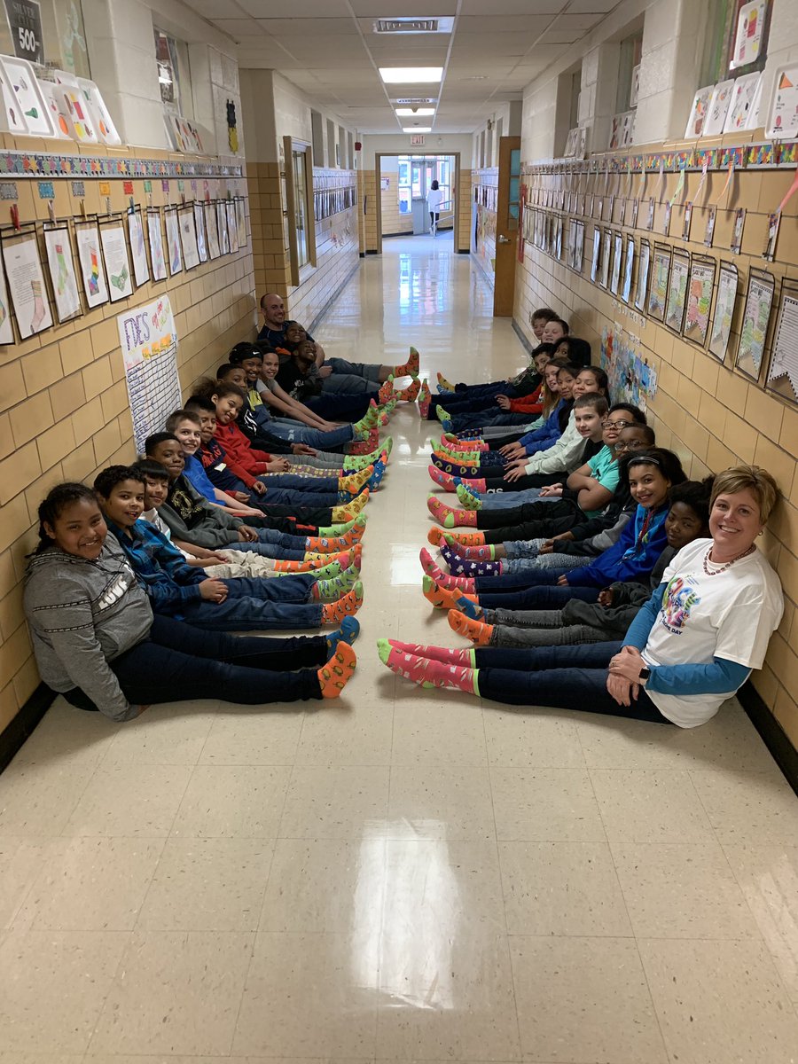 Lisa88Bailey's tweet photo. We are rocking our socks in Mr. Jones and Mr. Hurlock’s class today. #WorldDownSyndromeDay #FREDstrong https://t.co/omg8KfqauV