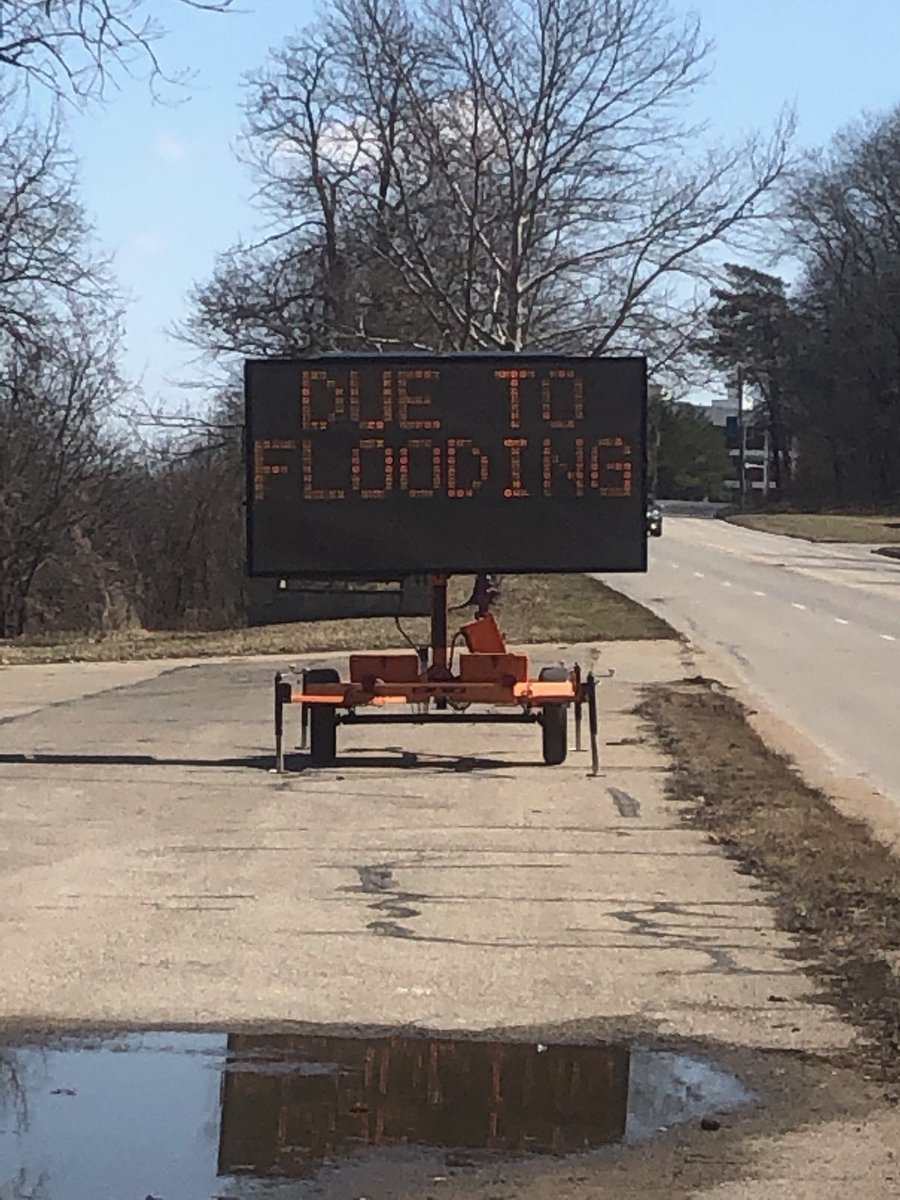 TrooperJodiKHP's tweet photo. Working with MoDOT &amp; KDOT to provide advance warning regarding U59 Highway being closed on the Missouri side due to flooding. Local traffic only, thru traffic should find alternate route prior to crossing Amelia Earhart Bridge!! https://t.co/RDJxVtNCmn
