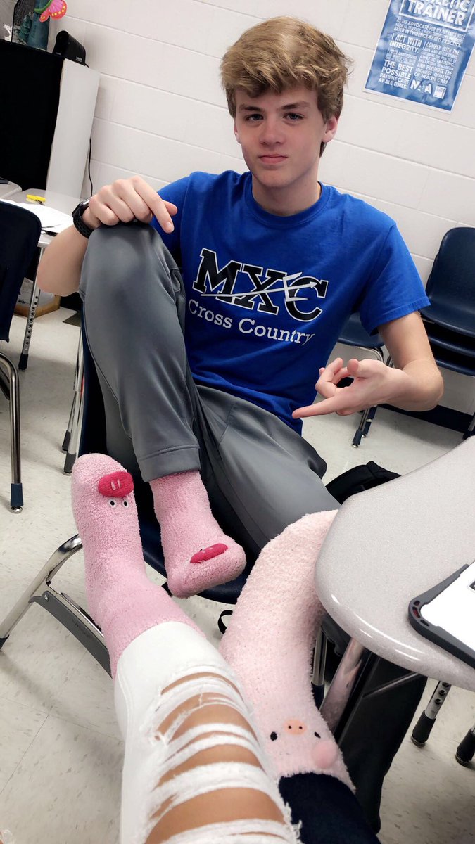 rch924's tweet photo. Rock your socks for World Down Syndrome Day!! @MHSAT704 #RFH #MHSRocksYourSocks #WDSD19 #RunForHolland 🧦🧩🌎❤️ #WorldDownSyndromeDay https://t.co/Hgo0QzMQG9