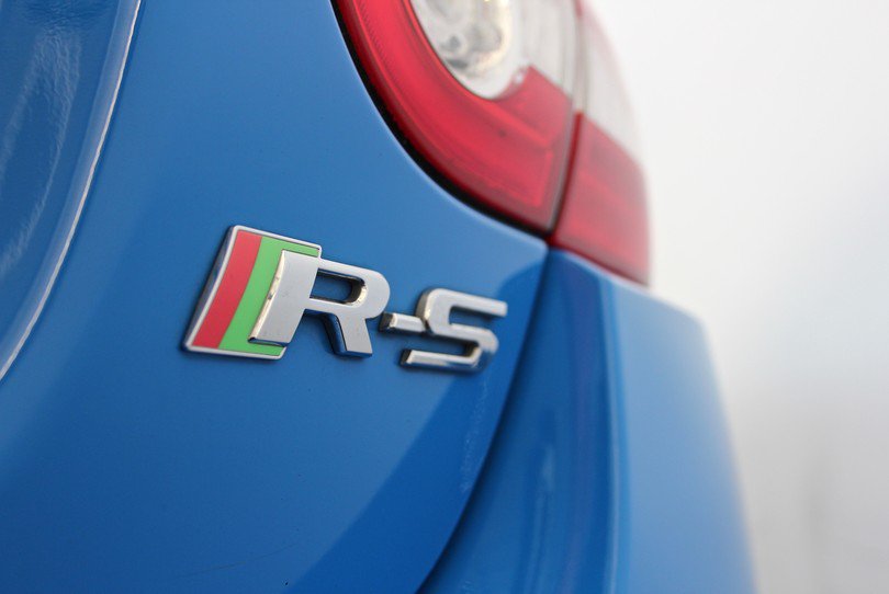 NEW ARRIVAL!

Jaguar XKR-S

A striking example finished in the signature shade of French Racing Blue, Black leather with French Racing Blue piping inside. 

£45,995

thesupercarrooms.co.uk/car-details/ja…