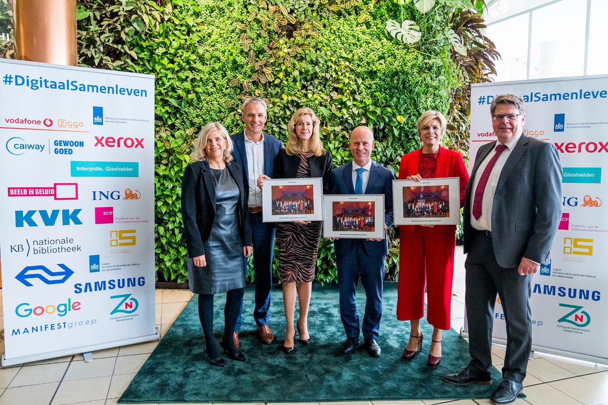 MinBZK's tweet photo. Met de alliantie #digitaalsamenleven slaan overheid, bedrijfsleven, onderwijs, wetenschap en maatschappelijke organisaties de handen ineen om ervoor te zorgen dat iedereen kan meedoen in de digitale samenleving #NLDigitaal #NLDIGIbeter https://t.co/VBzfQPDrBU