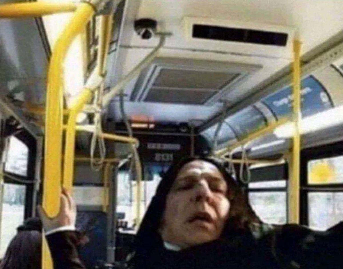 mr_conneries's tweet photo. Quand le bus démarre et toi t'es debout https://t.co/SgRYWYUPOD