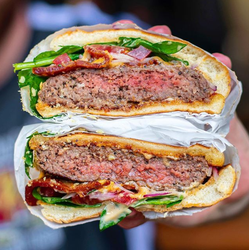 KeepAustinEatin's tweet photo. A little @lukesinsideout at @gibsonstbar for your Thursday Junior by our favs @munchaustin. How do you like to bring in the weekend? #welovehamburgers #keepaustineatin #munchaustin #lukesinsideout #gibsonstbar #austinbar https://t.co/fe0694yFkt