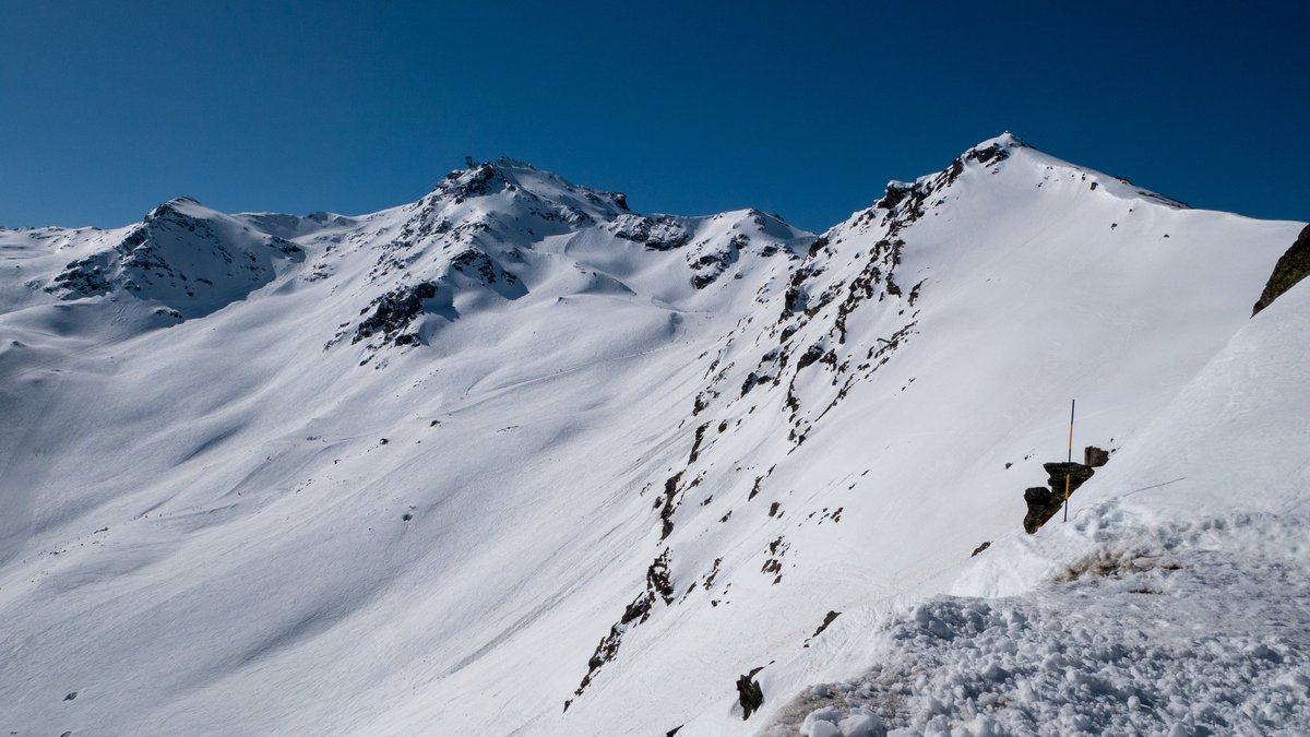 Who else loves spring skiing?! #skiing #ski #snow