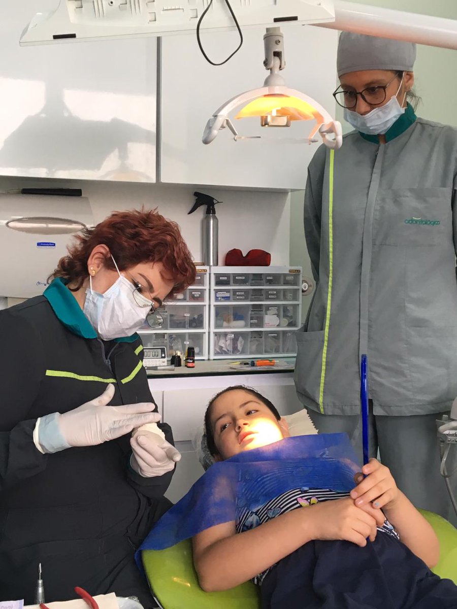 fundangelito's tweet photo. De visita, con nuestras princesas, donde la odontóloga Luchi Mejía. 
Porque su salud oral es primordial para nosotros. Lindas sonrisas.
#SoñemosJuntos: https://t.co/Ea45tI435F https://t.co/U2RdElEY9z