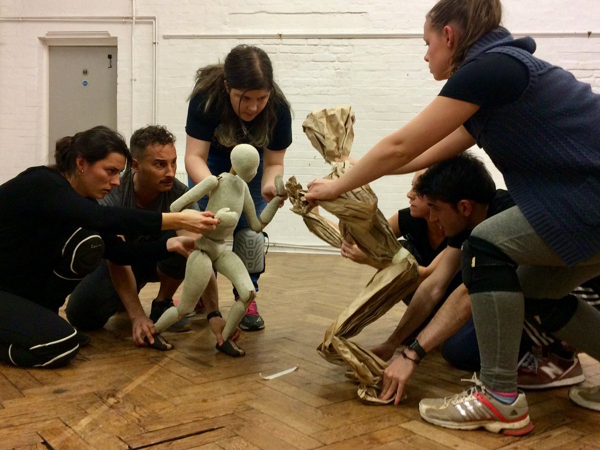 Since today is the World Puppetry Day, here is some #tbt training with @GyrAndGmbl and an incredible bunch of puppeteers!! #puppetry