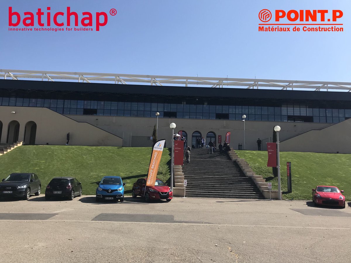 batichap's tweet photo. Notre responsable commercial Dimitri #Sabot était présent aujourd'hui au @Matmut #Stadium du @LeLOURugby 🏉 pour cette belle "journée de l'innovation" organisé par notre partenaire @PointP_fr !
#Batichap👷🏽♀️👷🏼♂️ https://t.co/MOJPdG9YEN