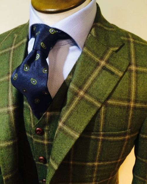 Hone &amp; Strop with Holland &amp; Sherry

#bespokestyle #honeandstrop #dappermen #tailormade #Mompreneur #madetomeasure #stylishmen #gentlemenstyle #menwithclass #dapperstyle #bespoke #entrepreneur #gentlemanstyle #fashionstylists #bossbabe #femaleentrepreneur #womeninbusiness