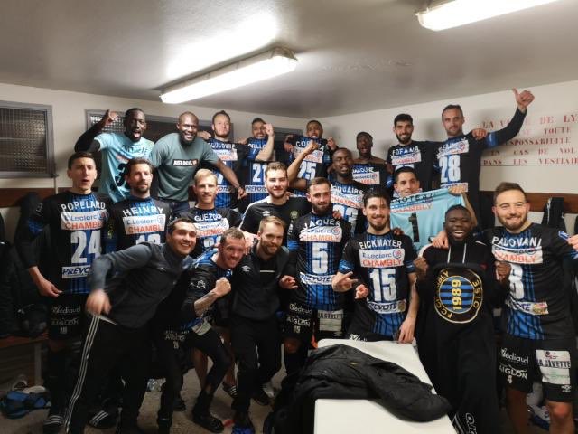 +3 !!!! VICTOIIIREEEE 2-1 vs Lyon-Duchère !!!! Merci CHAMBLY !!! 💪🏻🔵⚫️ <a href="/FCCOISE/">FC Chambly Oise ⚽️</a>