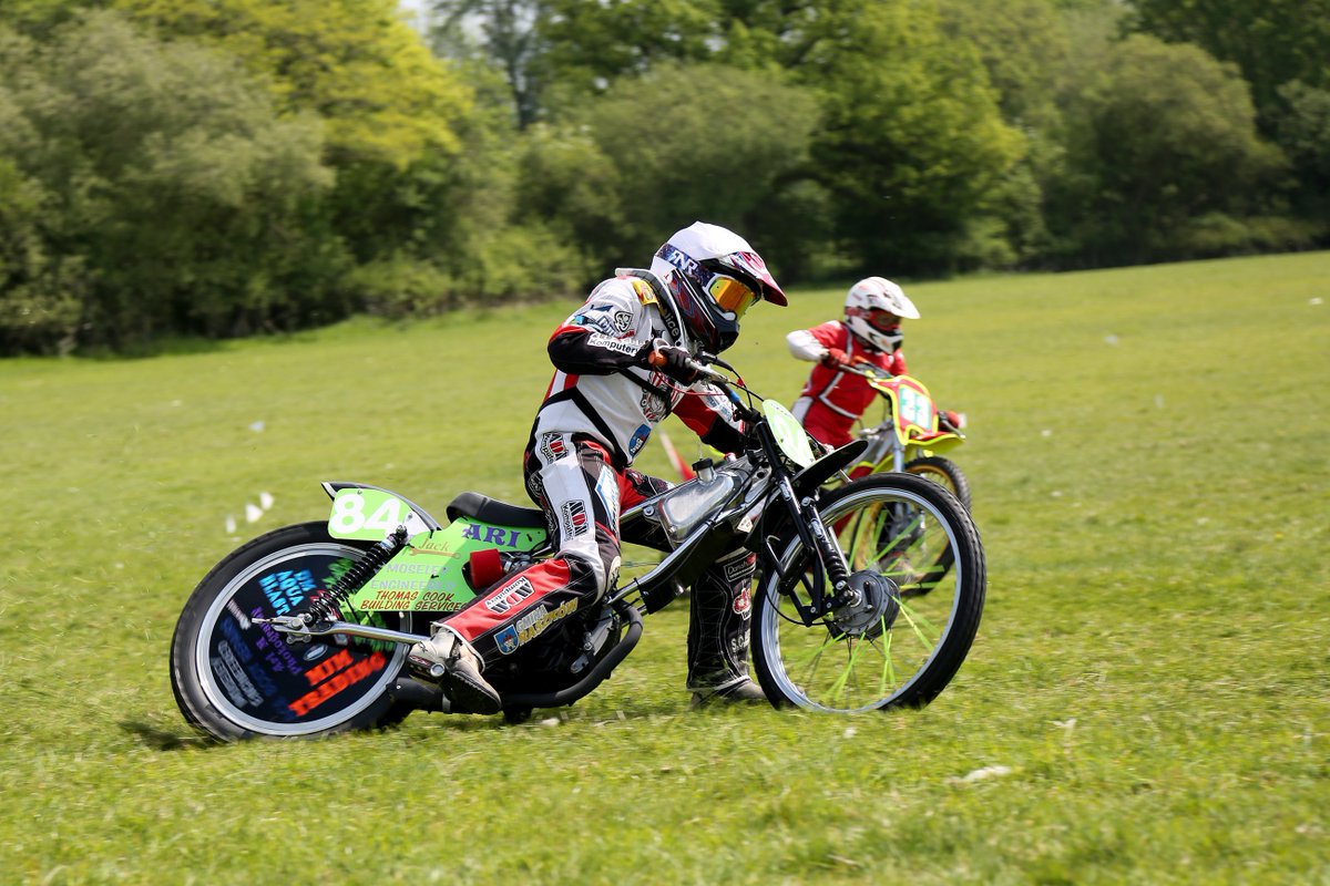 FormulaGrasstr1's tweet photo. Sliding into a corner at Chetton
#formulagrasstrack #racing #nobrakes #fga #motorbike https://t.co/j3SKbp5NkC