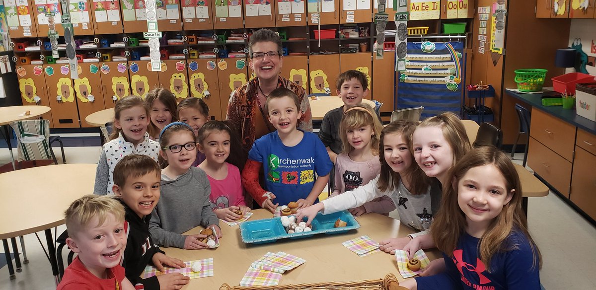 mrs_anderton's tweet photo. Helped out with Jr Lighthouse this morning. Mrs. Styer helped us to prepare for Leadership Day! Thanks for the treats! @AndreaStyer! #7habits #focusedkids https://t.co/9Drh3KABgK