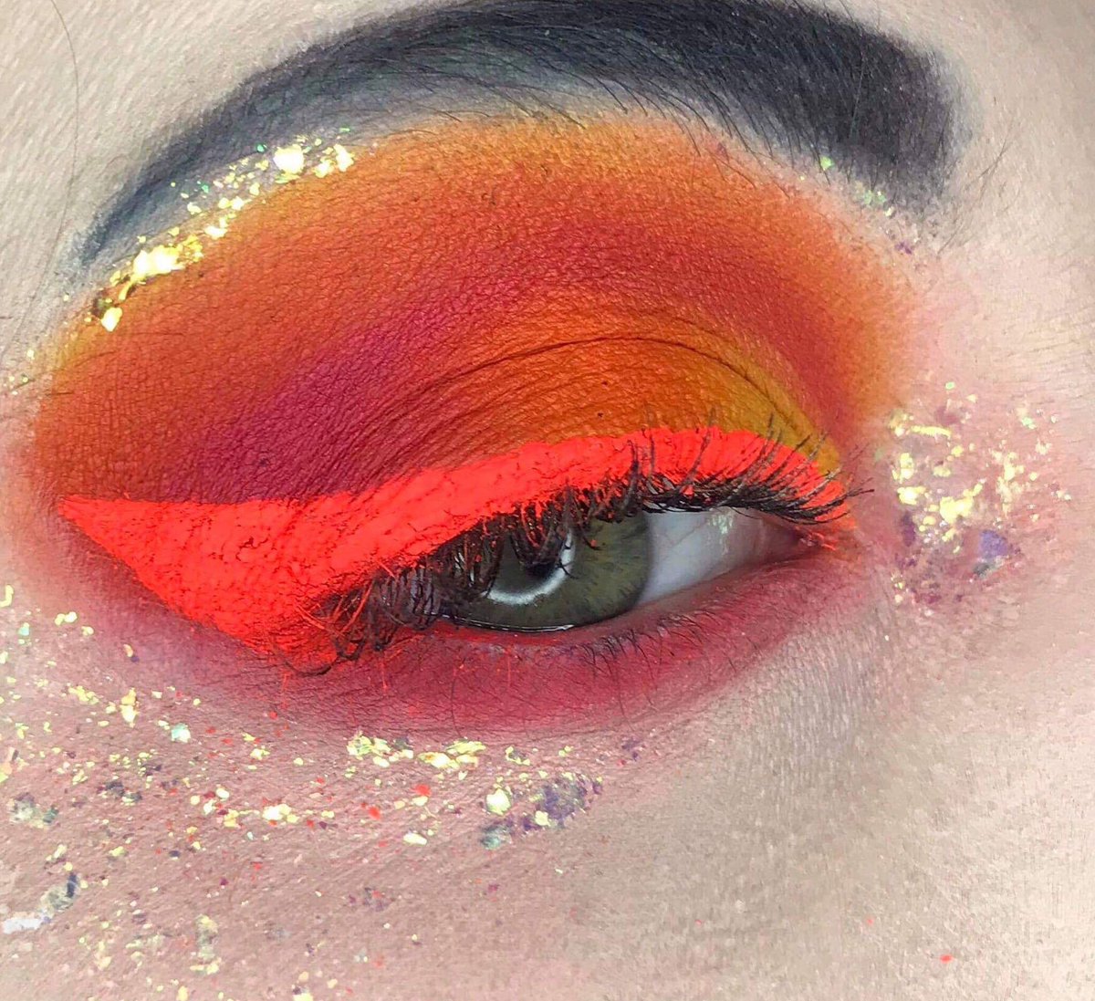 TailsTreasures's tweet photo. I love my stargazer #neonpigments #eyedust #stargazerproducts #septemberrose #slushpalette #mua #makeup #makeupartist #MakeupGetsReal #makeuponpoint #makeuplooks #makeupchallenge https://t.co/L4nIbBDmZX