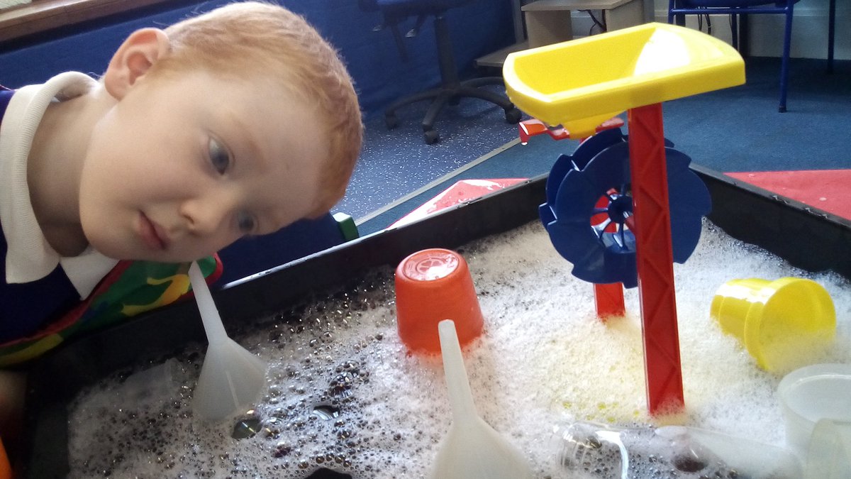 The water was 'soft and fluffy' and making lots of little popping noises, 'I think the mummies are talking to their babies'. <a href="/IWBSFalkirk/">Inclusion&Wellbeing</a> #WatchUsGrow