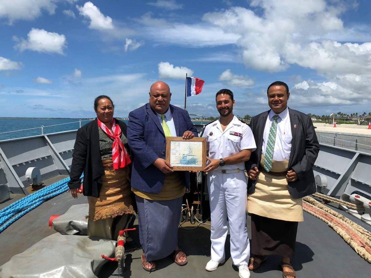 ambafrancefj's tweet photo. #French patrol boat #LaGlorieuse in #Tonga , joint navy exercise monitoring #TongaEEZ & visit on board #TongaPM snr govt officials & students from #TongaHighSch #QueenSaloteCollege @TongaNews @TongaMfa #FranceinTonga #defenserelations #EEZguardians @MarineNationale https://t.co/nU6tZGW1ex
