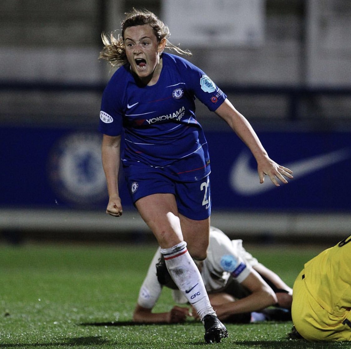 erincuthbert_'s tweet photo. WHAT A NIGHT π±π₯ A big 2-0 to take to Paris next week! #onlyhalfway @ChelseaFCW πππ https://t.co/Q70xm8D7aa