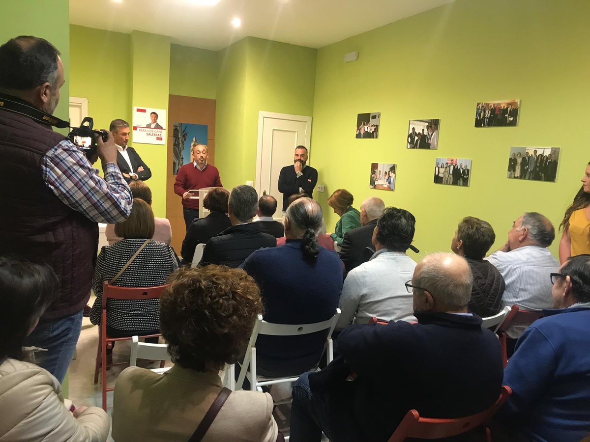 PSOESalteras's tweet photo. Acto de reconocimiento muy merecido a unos compañeros que hacen que se trasforme Salteras y se entienda la política como dedicación. Compañeros que han trabajado por su pueblo y son historia viva de Salteras.  Gracias Conchita, Pepe y Migue! 
#Salteras #ContamosContigo https://t.co/n7CEhQg4Me