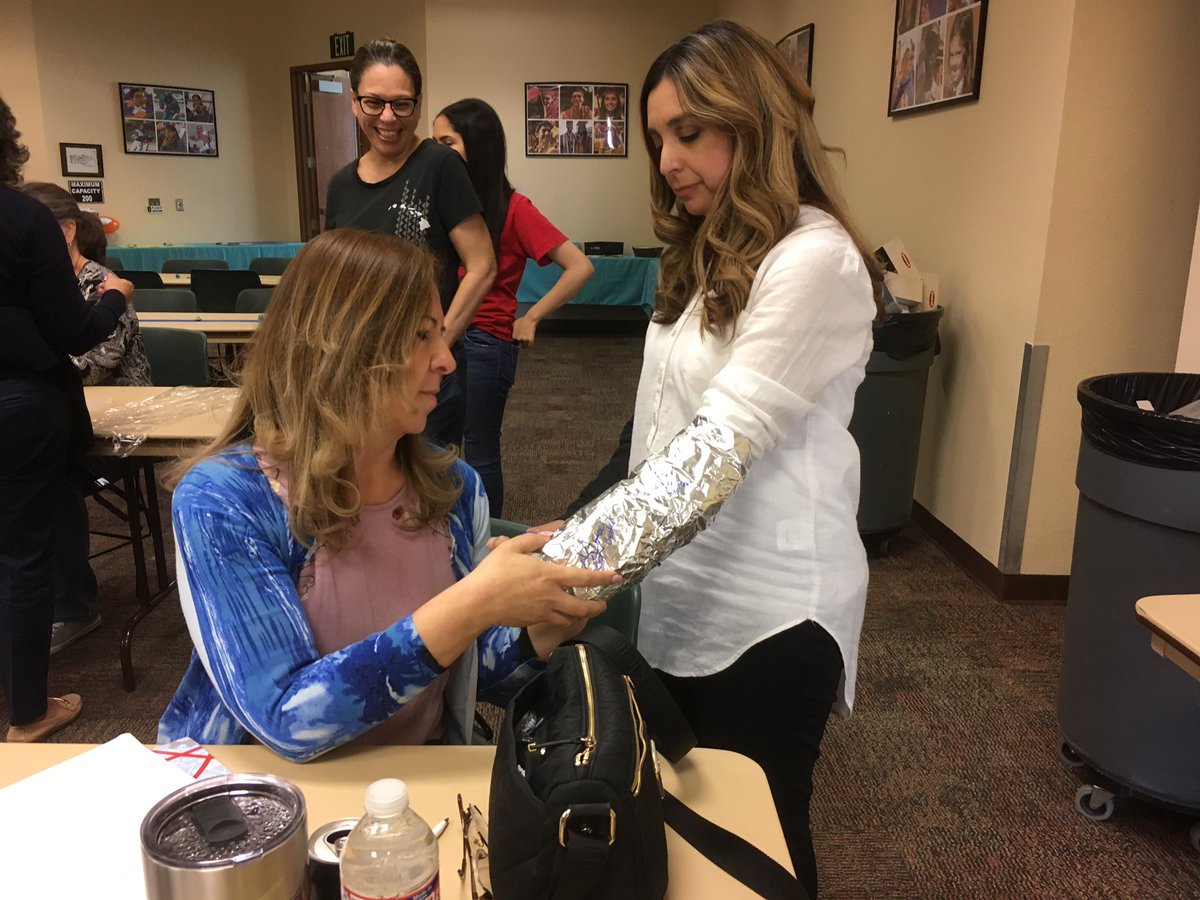 dsaucedo_bss's tweet photo. @#TEAMSISD brings Proect Lead the Way to K-5 students! We will experience Engineering, Computer Science and Biomedical instruction. #Montwood Feeder Pattern designing,creating, problem solving, presenting and so much more! #Sybert First grade teachers are leading the way!!! https://t.co/f1zDiURLO1
