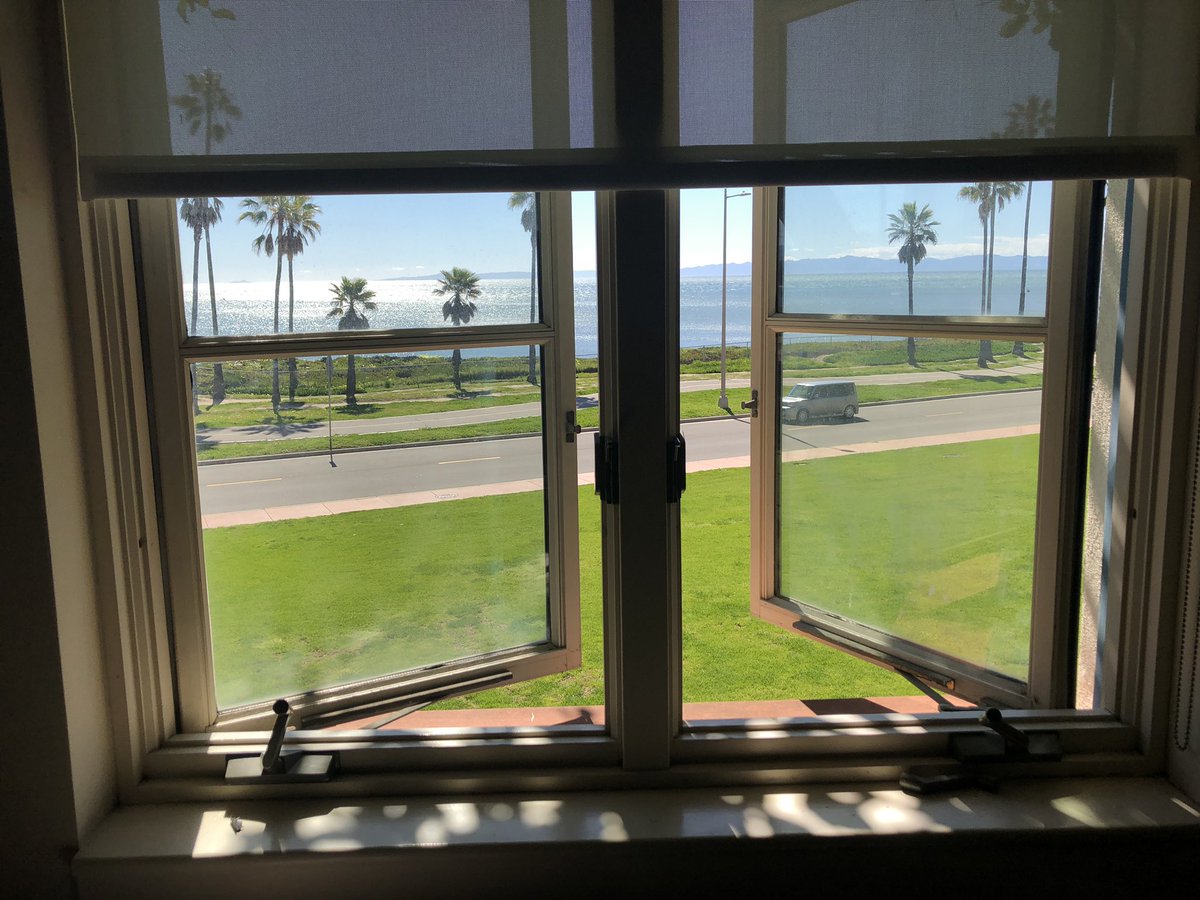 tahantech's tweet photo. Many thanks to @kitp for having me at their great quantum many body and machine learning program #machine19. https://t.co/dltAPwAoDx