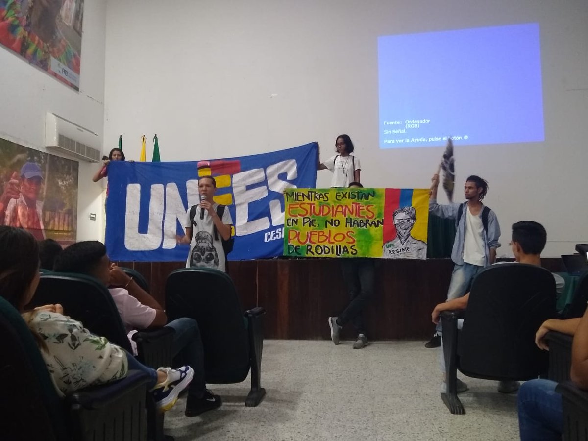 UneesCesarUpc's tweet photo. #UNEESCesar |
Presentamos la plataforma UNEES a los estudiantes de nuevo ingreso en nuestra alma mater, explicándoles nuestra razón de ser y la forma en que funcionamos. Los invitamos a que se unan a la lucha por la educación pública y de calidad.
¡Ven y te unes a la UNEES! https://t.co/KUjSCZb7XC