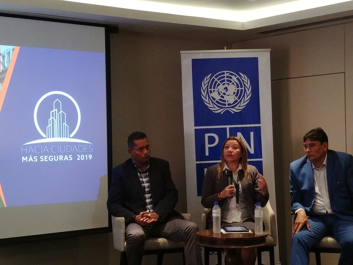 ramrodriguezv's tweet photo. 'Es la ciudadanía la que puede decidir que proyecto hacer en su comunidad, y disponer de fondos de #descentralizacion' #Panama #Seguridad Ciudadana Berta Chacón en #HCMS2019 @IRI_es @PNUDPanama @CCIYAP https://t.co/yEzbk02Tar