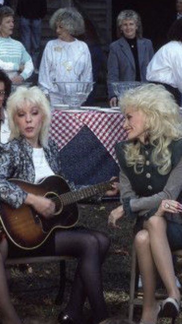 dollyfan1974's tweet photo. Dolly’s sister Freida and Dolly singing On Top of Old Smoky  #DollyShow #dollyparton https://t.co/10Gd6k9Ujl