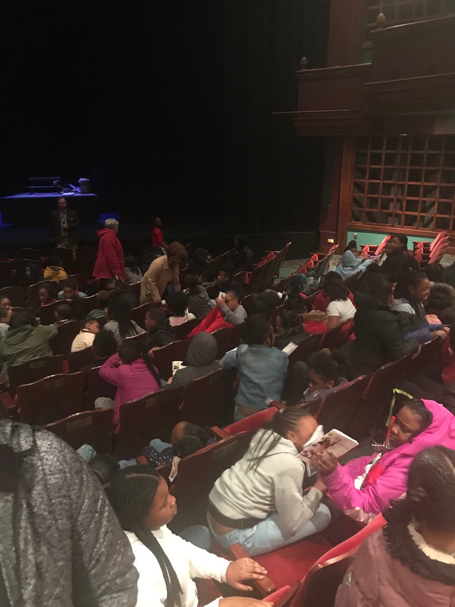 5thformerly4th's tweet photo. Had a great time laughing and learning @ the Modlin Center. Thank you U of R for such a great learning experience!
@principal_klg @T_A_Gordon5 @OSESFIFTHGRADE @Fantas4th_OSES @overby_sheppard @JasonKamras @RPS_Schools https://t.co/rYoVbRdtZe