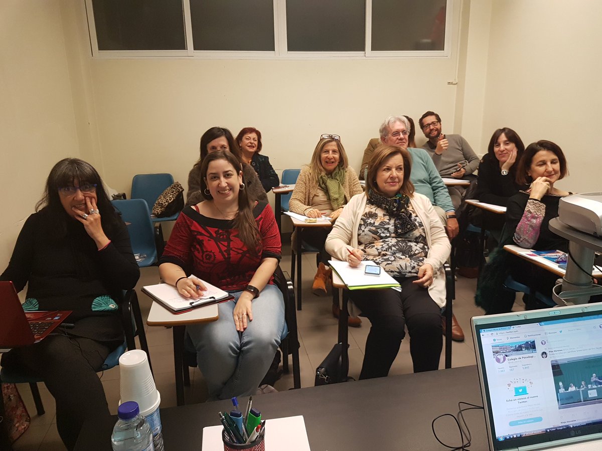 cop_navarra's tweet photo. Estamos en pleno curso sobre manejo de twittet para psicólogos.
#psicotwitter https://t.co/FPT2MbEG2g