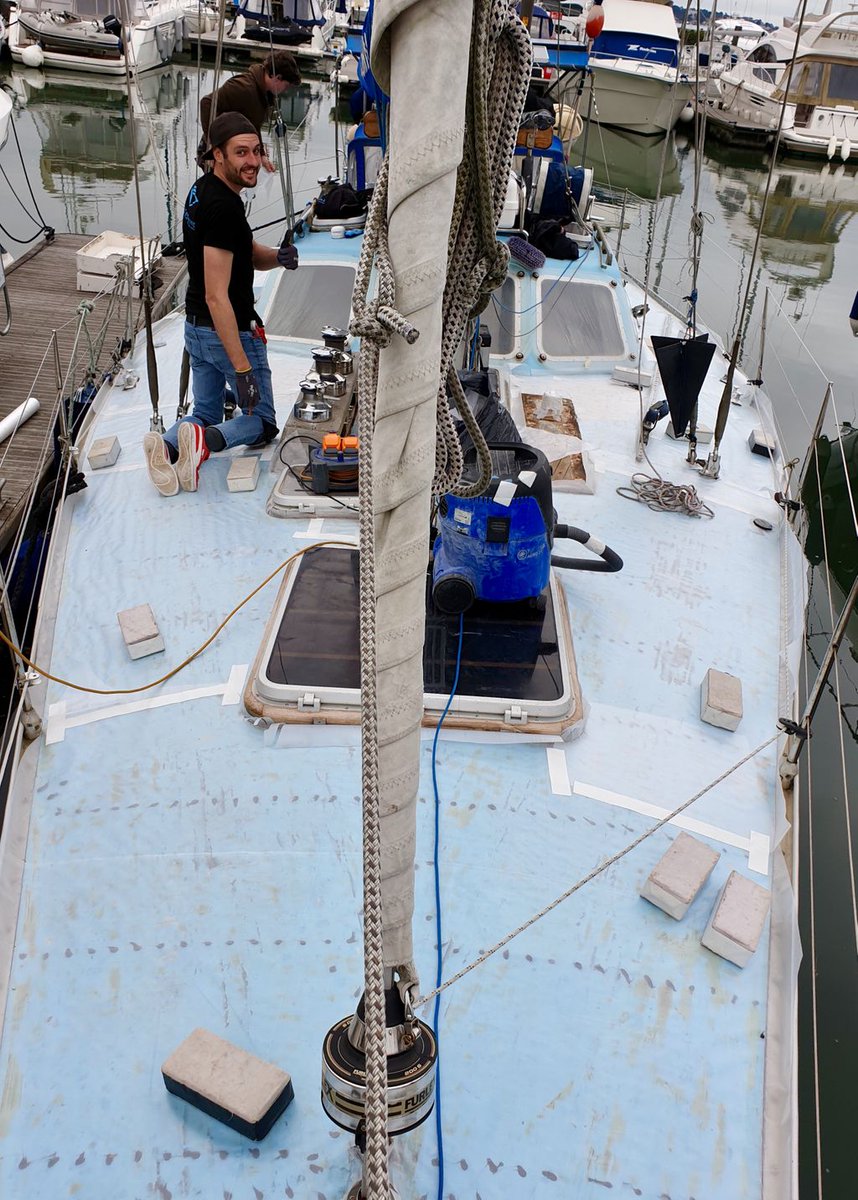 elitemarineuk's tweet photo. This is how we do it. The template fabric is laid out flat and we begin marking the outlines of each panel to achieve an accurate footprint of the deck. A smug smile from Conor looking rather pleased with his work ๐
#eliteteam #permateek #teakdecking #poolequayboathaven #sail https://t.co/kkYQyCIPKt
