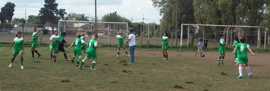 #FutbolFemeninoProfesional | #Aire para  Agustina Silva jugadora del @CASM_Oficial, hablamos sobre la profesionalización del fútbol femenino y sobre los procesos de formaciónque tiene el #TruenoVerde |  #Futbol #FutbolFemenino ⚽️🏃‍♀️

fmlauni.com.ar