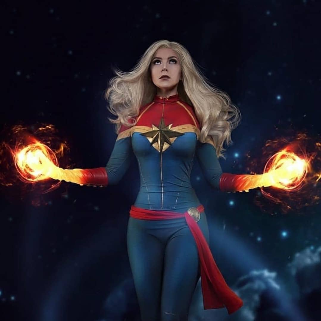 WorldofComicCon's tweet photo. 💥"Ur gonna need a bigger gun..."💥

😍 #CaptainMarvel #cosplay by @asami_gate ✔her out &amp; show some💙

📸 @dea_vesta_photo  

#CarolDanvers #Marvel #MarvelComics #cosplayergirl #girlpower #Nerd #cosplaying #cosplays #ComicBooks #cosplayers #InfinityWar #cosplayer #quote https://t.co/ZNK7a3xyD0