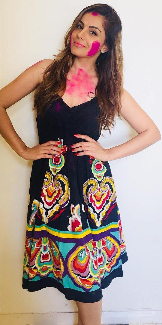 Thesimran_'s tweet photo. 🌈💦 #Slove #blessed #motivationforlife #HappyHoli https://t.co/uk81fdbxs0