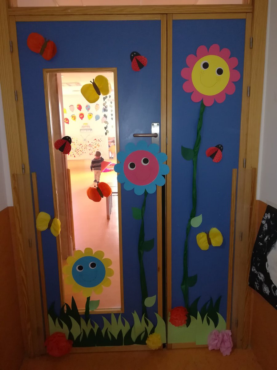 Melaniagc97's tweet photo. ¡La primavera ha llegado a 2B! En @Novaschool_es #MálagaCentro https://t.co/kXhtKW07Vq