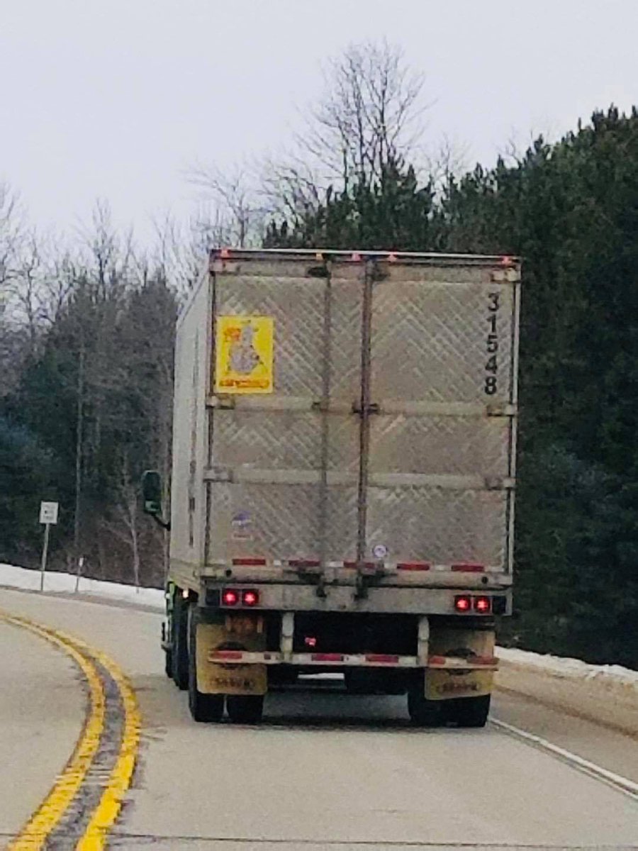 mymmcommunity's tweet photo. Keep on truckin'!!!  
Thanks to Great Lakes Food for all your support.
This truck was spotted in the Gladstone area earlier this week.  
#mymarinettemenominee https://t.co/GVrAshBFNr