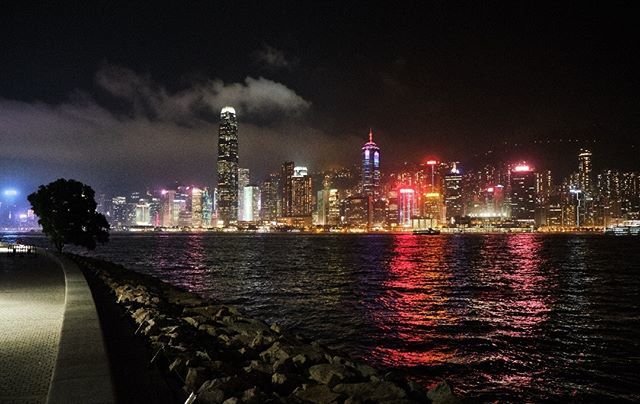 4cornersfoto's tweet photo. Looking across to Hong Kong Island from West Kowloon Cultural District...
.
.
.
#hongkong #hongkongisland #hongkongskyline #hongkongatnight #hongkongwaterfront #urban #nightphotography #urbanphotography #travelphotography #travel #instapicture #instapic #urbanphotography #ur… https://t.co/snUss6SFzJ