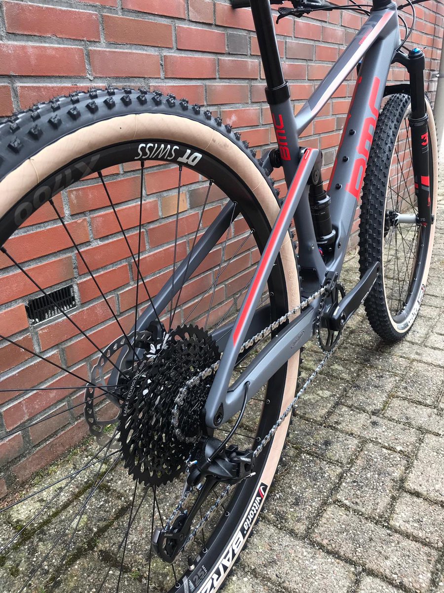 egbertsfietsen1's tweet photo. Check out this beautiful Fourstroke!💪🏼🤩 #bmc #bmcbikes #mountainbike #bmcfourstroke #sramgx #sram #foxmtb #fullsuspension #shimanomtb #shimano #ridebmc #bmc https://t.co/Y9gDZwSKb3