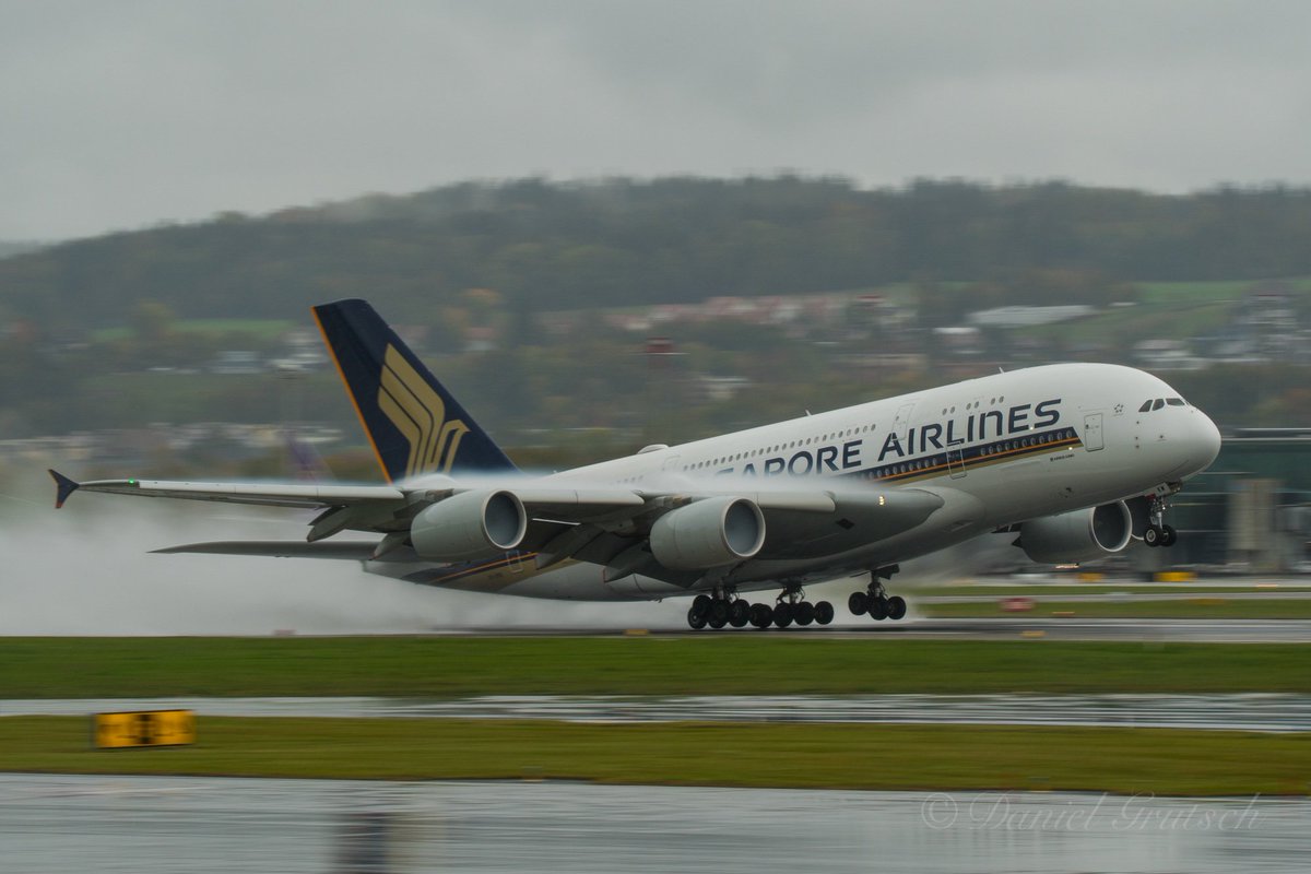 dgrutsch's tweet photo. A #throwback to a rainy spotting session last year. Here I got @SingaporeAir #A380 9V-SKW departing from wet @zrh_airport on her way back home.
#avgeek #rainsession #panning #departure #takeoff https://t.co/NB8saqqzUi