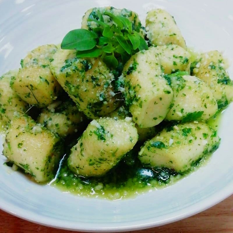 ForestsideCSchl's tweet photo. Delicious Gnocchi Al Pesto in our Private Work Do tonight @chef_jeffers get in touch at info@forestsidecookeryschool.com for more details on our private events #cookeryschool #teambuilding #officeparties #Belfast #workdos #greatnightout #fabfun https://t.co/GJOyCFjUwr
