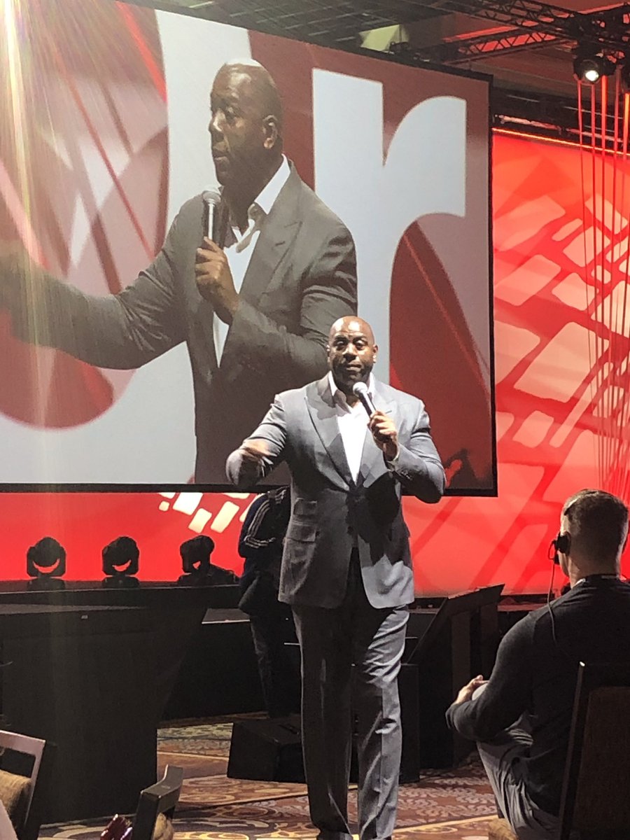 customeralchemy's tweet photo. We all have to understand our customers and over-deliver on their expectations, @MagicJohnson tells a rapt, full-house audience at #ModernCX https://t.co/OLfPmE3AO8
