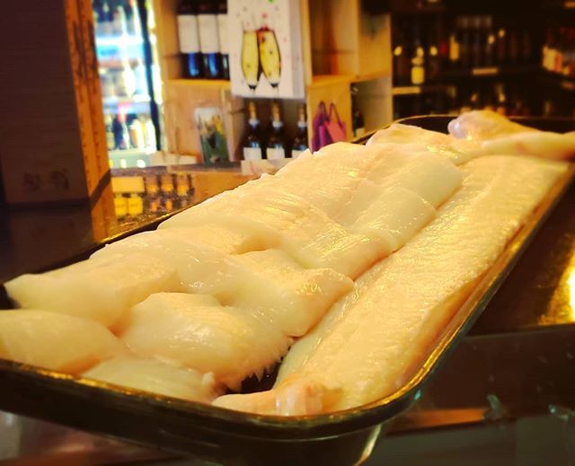 TheButcherBloc's tweet photo. Alaskan Halibut Season is here! Get it fresh from us at the Block 🐟 #halibut #seafood #goodeats #fortheloveoffood #cookwithlove #foodislove #chefs #foodandwine #grilling #butcherblock #hayjsbistro #yes #libertylake #cda #postfalls #spokane #pnw #fres… https://t.co/HWj13hO6qK https://t.co/5oJcusKl6Q
