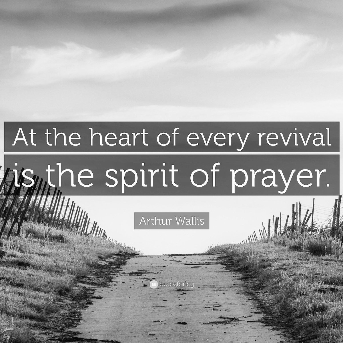 Dan_cyrus's tweet photo. Christians stand up https://t.co/hAE1705Lbj