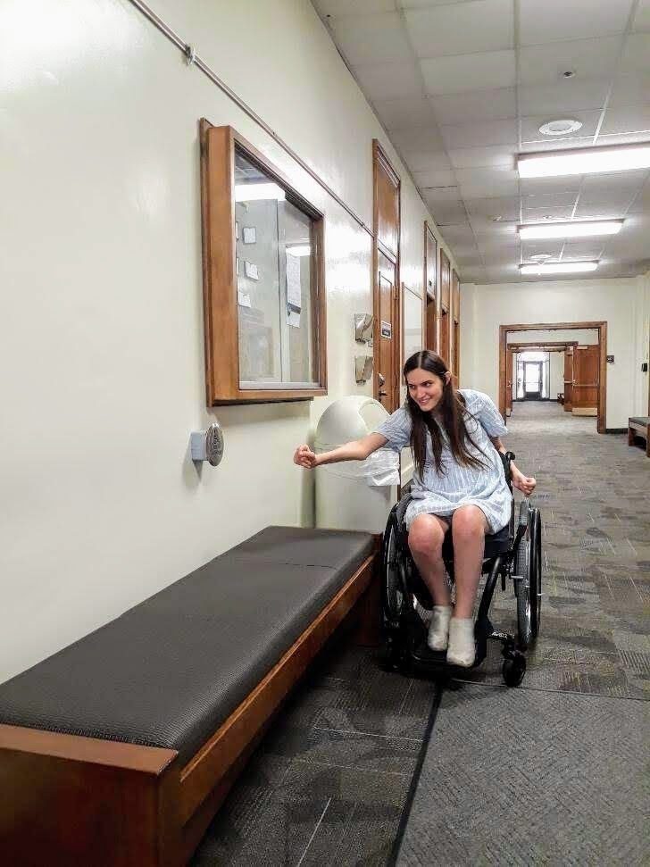 #AccessibilityFail This door may have a button but it's hard to reach with the bench blocking the way, especially with people sitting on it! Portal solves these awkward instances by empowering users to open doors hands-free! No strange buttons needed.
#Disability #PortalEntryways