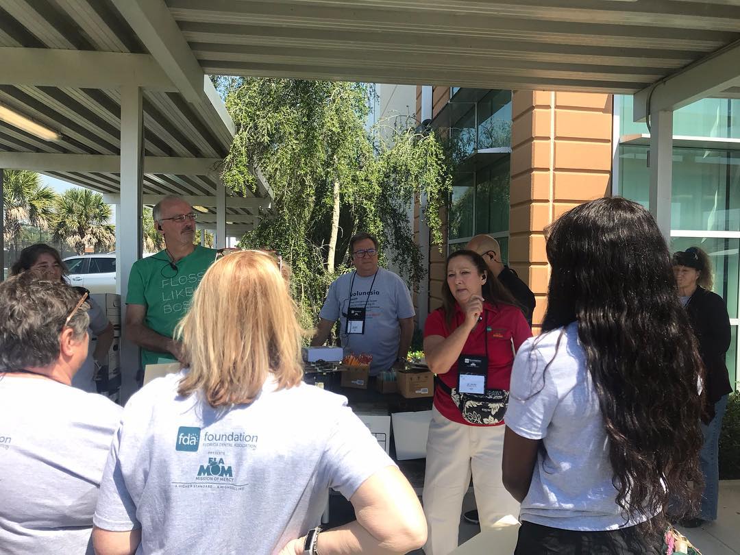 FDADental's tweet photo. Our volunteers are already hard at work setting up for #FLAMOM! https://t.co/nAs2dwHUYu