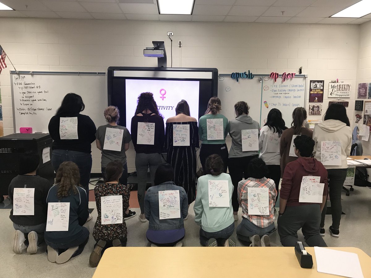 phsWIL's tweet photo. We had a great meeting yesterday! We did an activity where we taped a blank piece of paper on each other's backs and anonymously wrote compliments! #empowered https://t.co/dvsknNyPCL