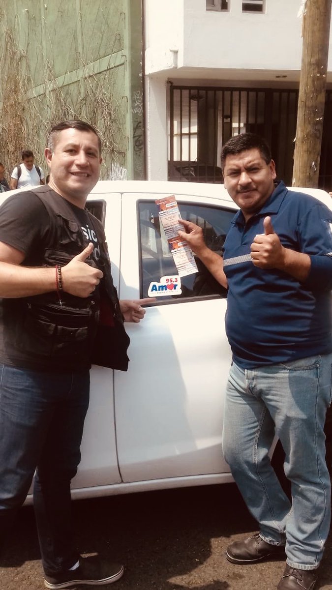 AmorEnTuRadio's tweet photo. #CDMX Ellos siguieron nuestra #UnidadMovil y ya ganaron boletos dobles para el show de #MarcoSolis sigue tu también #LaRutaDelAmor en toda la #CadenaAmor puedes ganar!... https://t.co/AXBiXBE5Pd