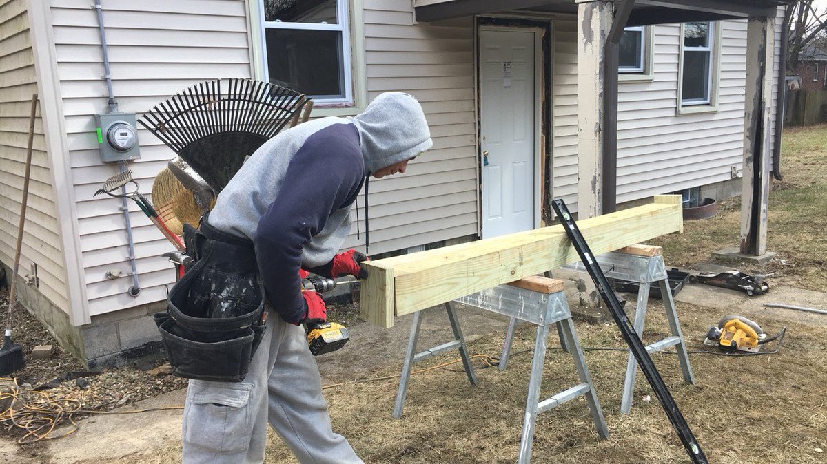 YoungstownNDC's tweet photo. #TBT photos from the rehab of #1735Pointview one year ago in March 2018! #PowerstownNeighborhood https://t.co/wUS7cFYwiP