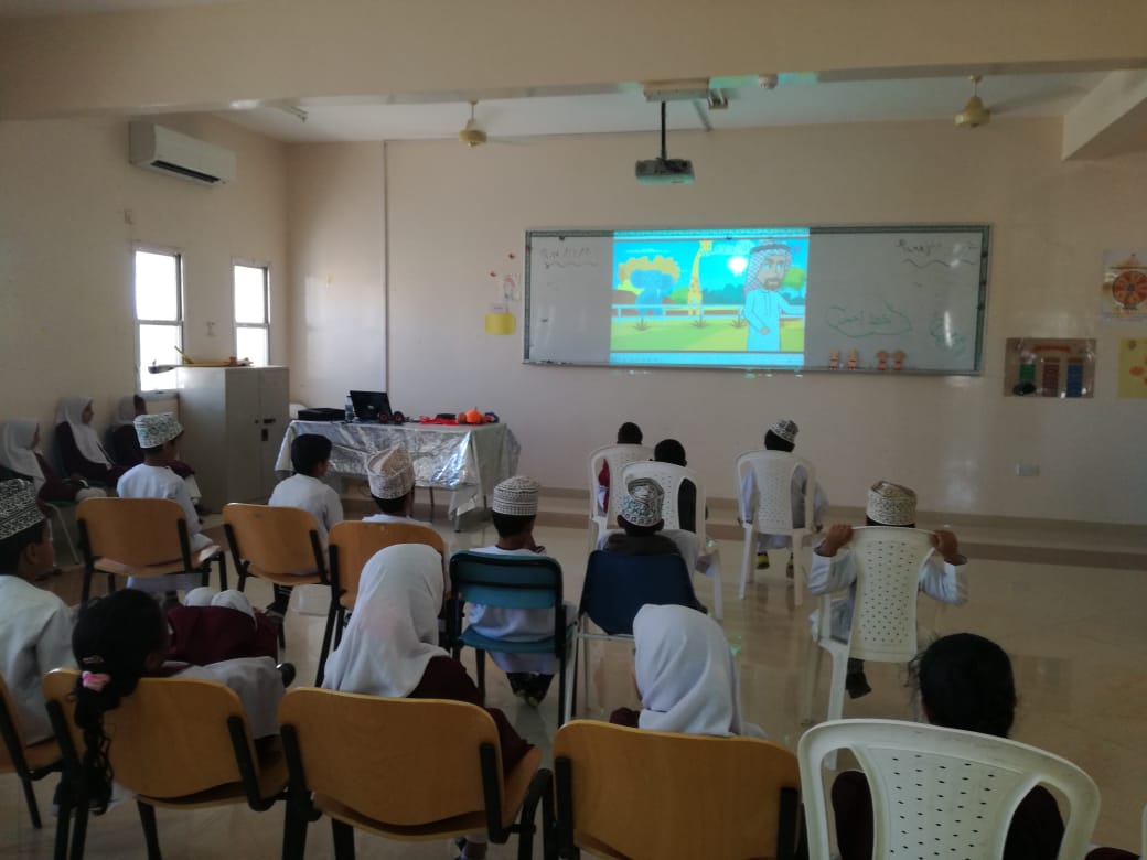 (خط أحمر ) عنوان فعاليتنا لهذا الأسبوع وذلك لتوعية الطلاب عن الإعتداءات الجنسية وكيفية حماية أنفسهم
من  إعداد وتنفيذ المرشدة الدينية بالتعاون مع الأخصائية الإجتماعية بالمدرسة..صرح ينبض بالعلم والقيم