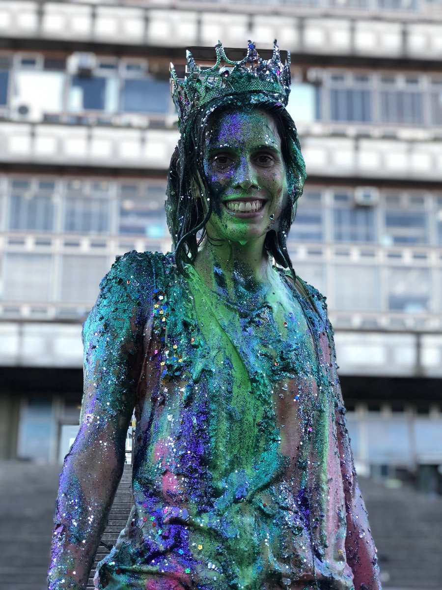 Exp_Ciencia's tweet image. ¡La felicidad de las recibidas nunca termina!
@rochipriegue es colaboradora de ExpC desde hace unos cuántos años y desde ayer es bióloga de @Exactas_UBA 
Ya participó de campamentos, desembarcos, capacitaciones docentes y más.
¡Felicidad y admiración absoluta!

#biología #exactas