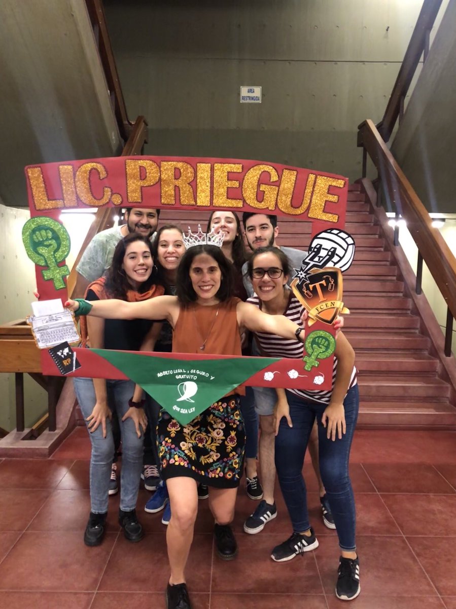 Exp_Ciencia's tweet image. ¡La felicidad de las recibidas nunca termina!
@rochipriegue es colaboradora de ExpC desde hace unos cuántos años y desde ayer es bióloga de @Exactas_UBA 
Ya participó de campamentos, desembarcos, capacitaciones docentes y más.
¡Felicidad y admiración absoluta!

#biología #exactas