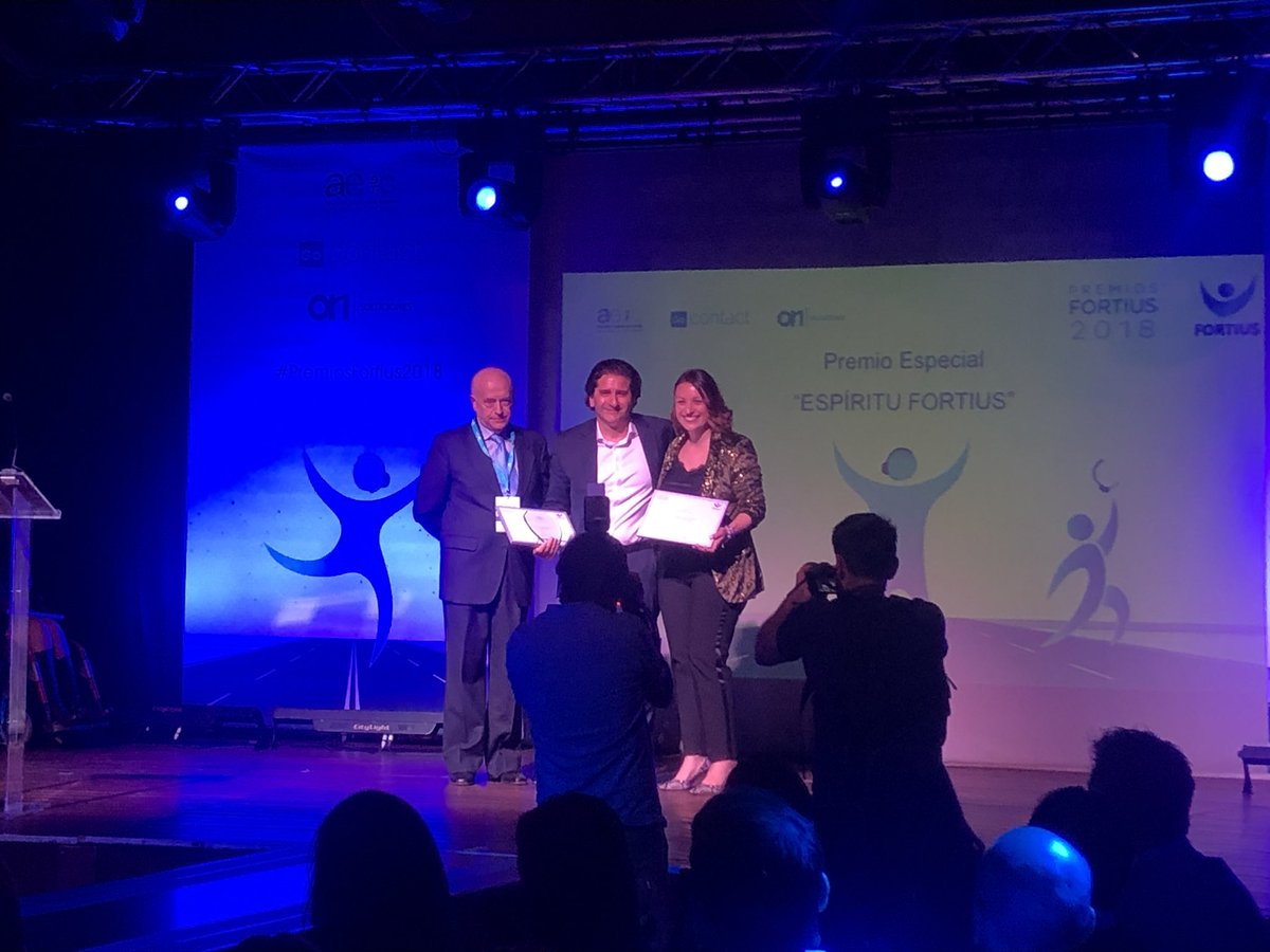 verisure_esp's tweet photo. ¡Y nuestro gran Raúl Serrano se llevó el premio a Espíritu Fortius! Estamos muy orgullosos de ti, ¡te lo mereces!
#PremiosFortius2018 https://t.co/tvJOOu0wxw