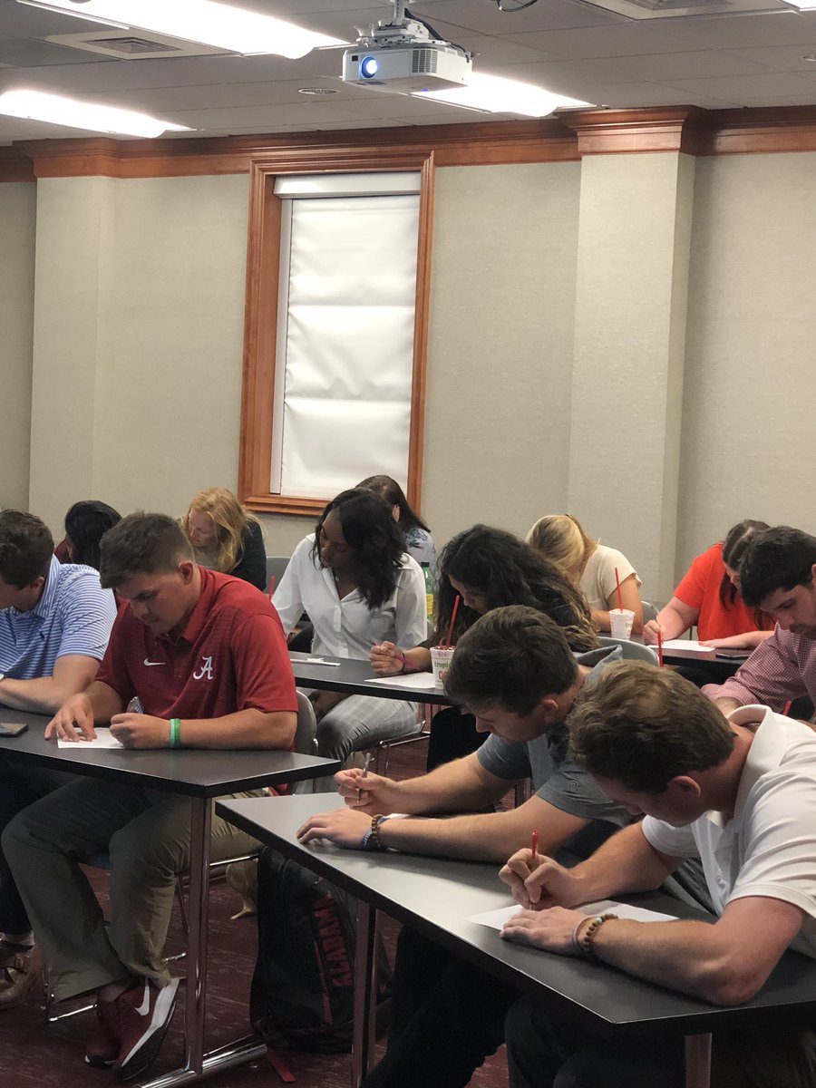Tide_ENHANCE's tweet photo. Last night our senior student-athletes had a great time learning about the importance of personal branding to assist in their professional transition.💼
#polishedprofessional
#developingourpersonalimpression https://t.co/90WtKF9HAr